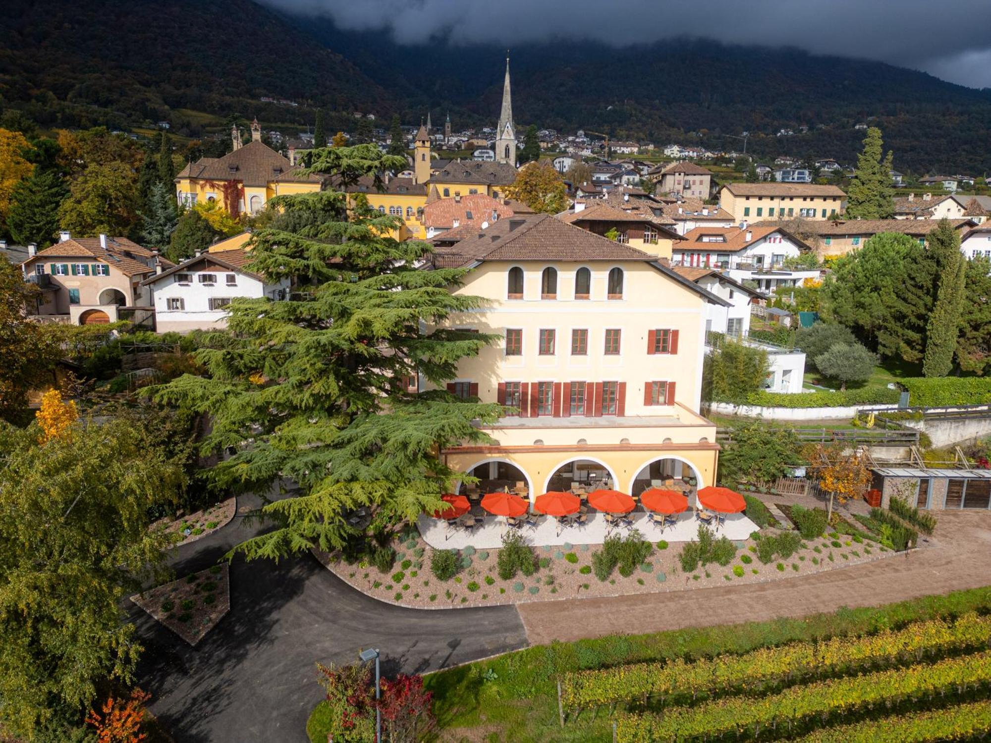 Castel Sallegg Suites Adults Only Caldaro Luaran gambar