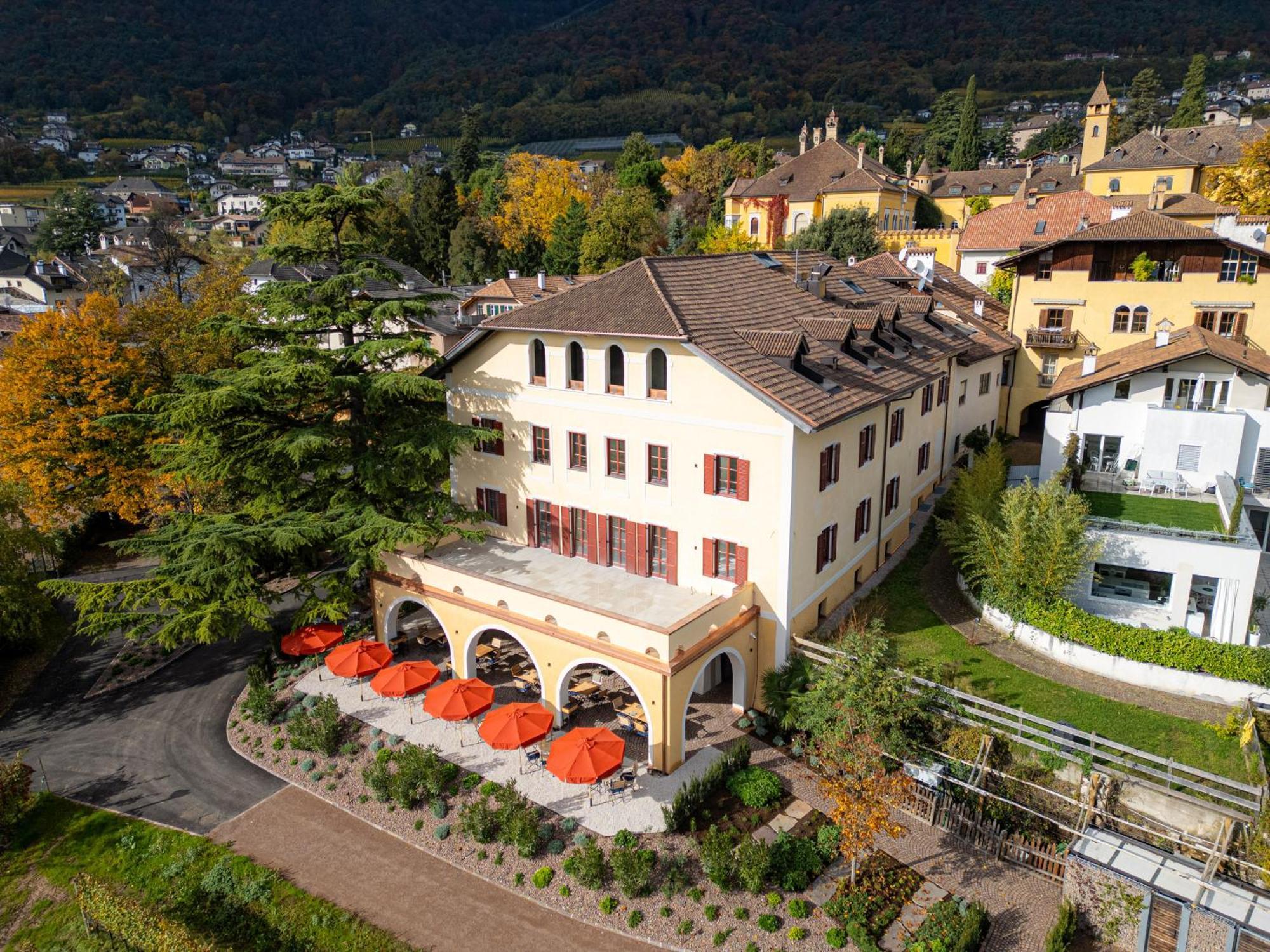 Castel Sallegg Suites Adults Only Caldaro Luaran gambar