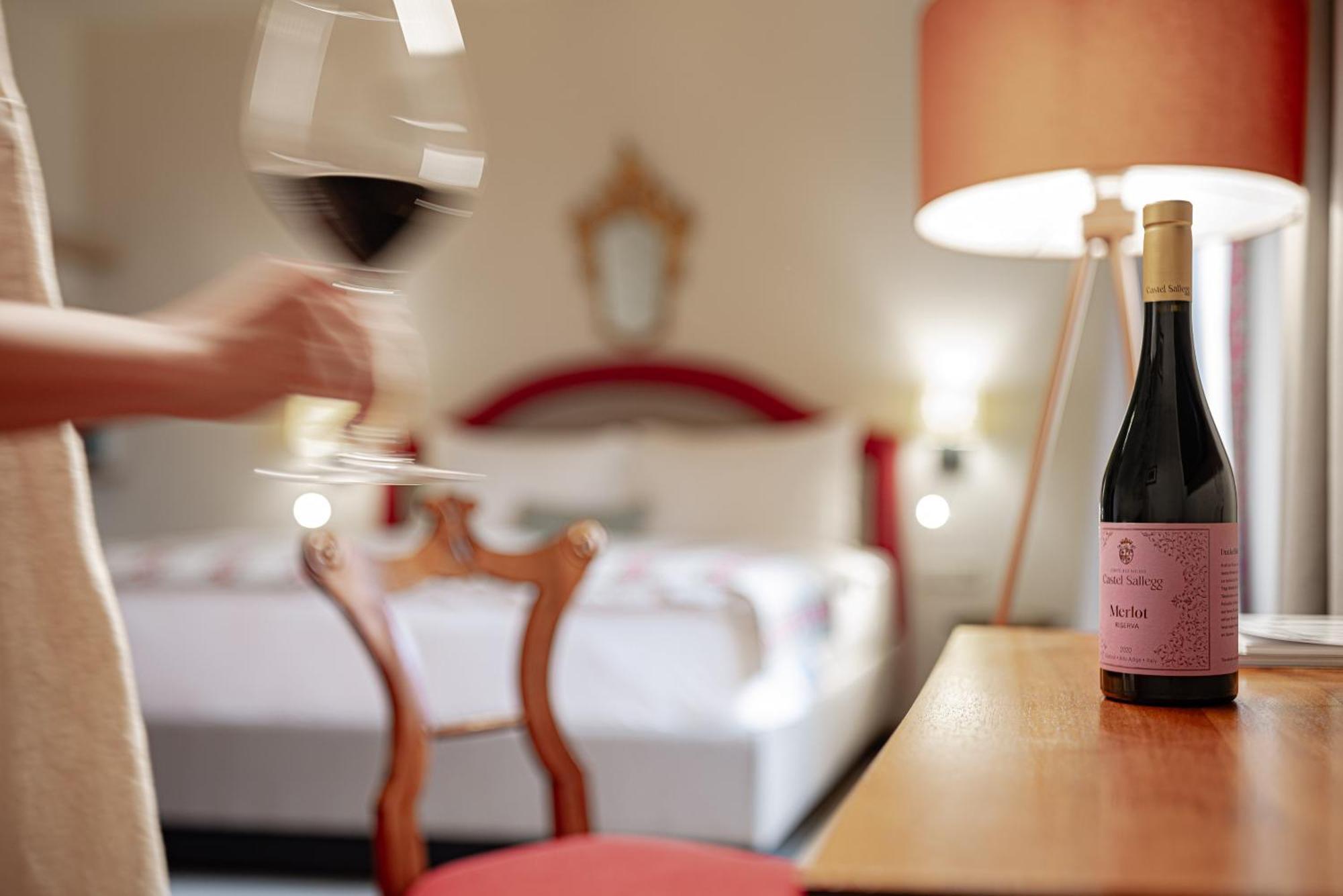 Castel Sallegg Suites Adults Only Caldaro Luaran gambar